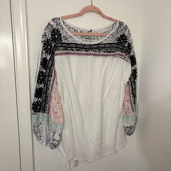 Free People Tripoli Embroidered Long-Sleeve top size small oversized - Picture 11 of 14